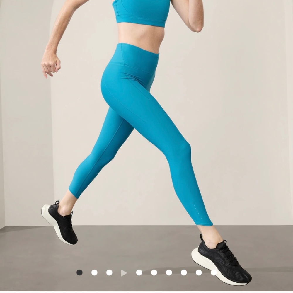Athleta Pacesetter Ultra Highrise 7/8 Legging in Pacific Size XL. NWT